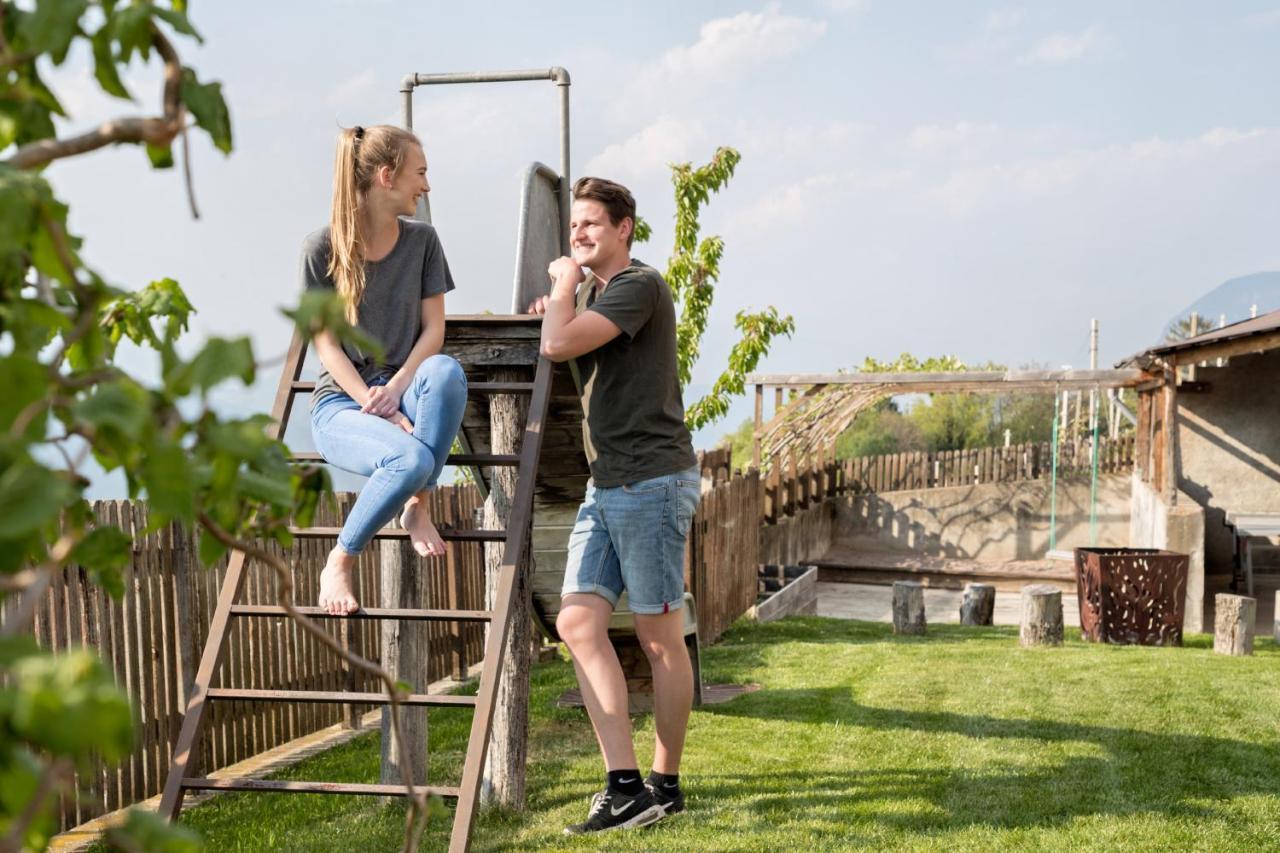 Engadiner Apartments & Wines Montagna Buitenkant foto