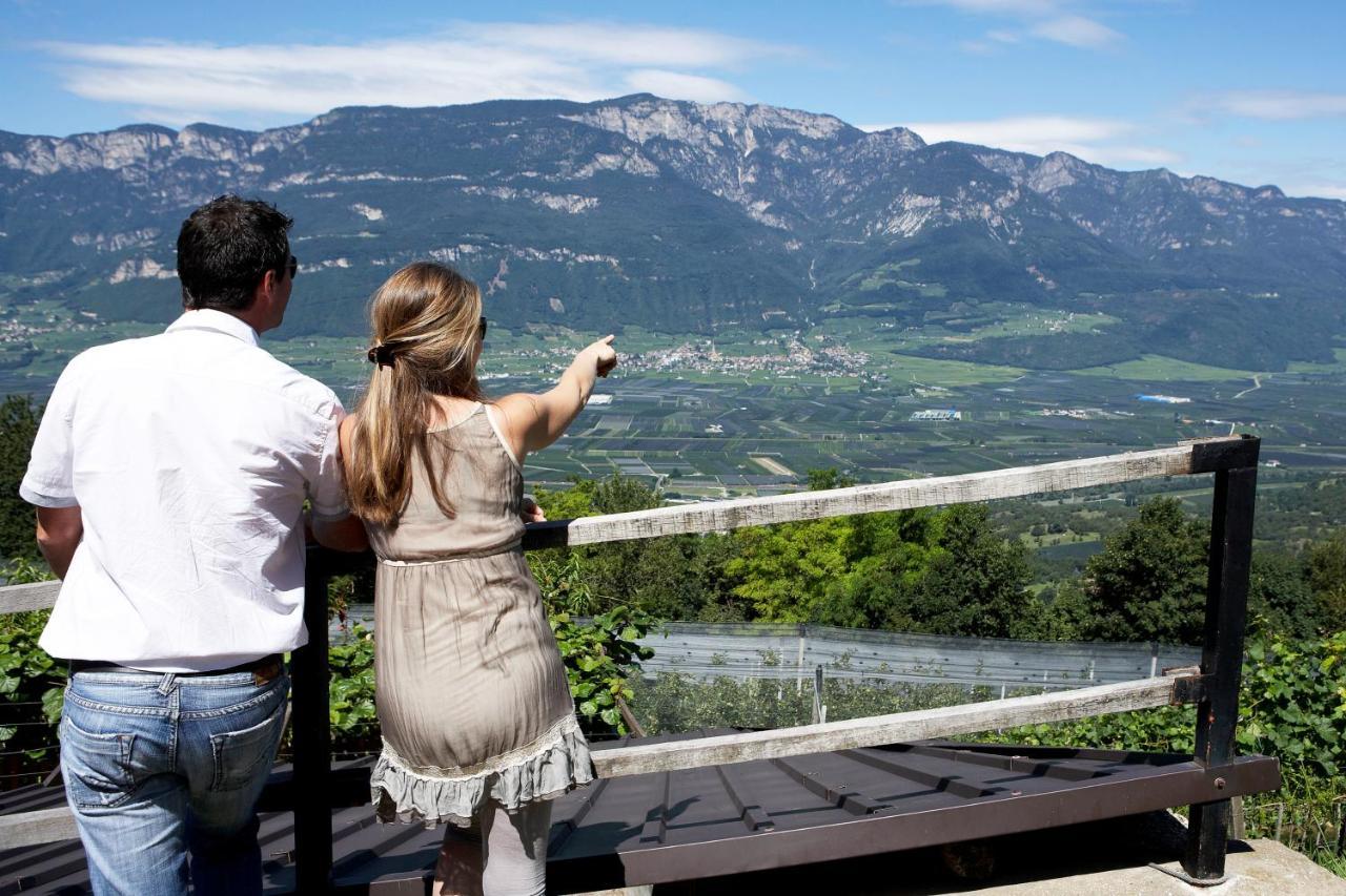 Engadiner Apartments & Wines Montagna Buitenkant foto