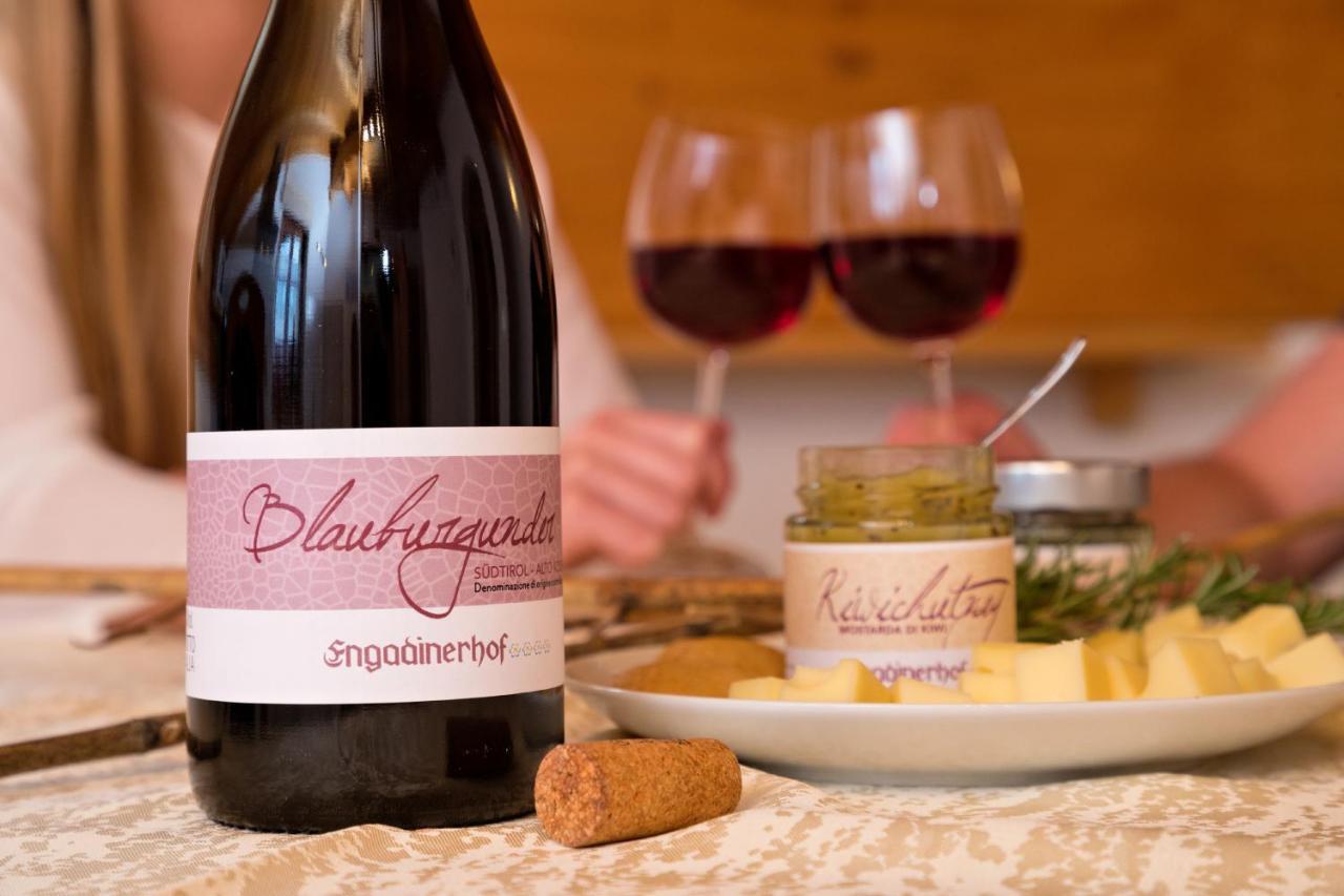 Engadiner Apartments & Wines Montagna Buitenkant foto