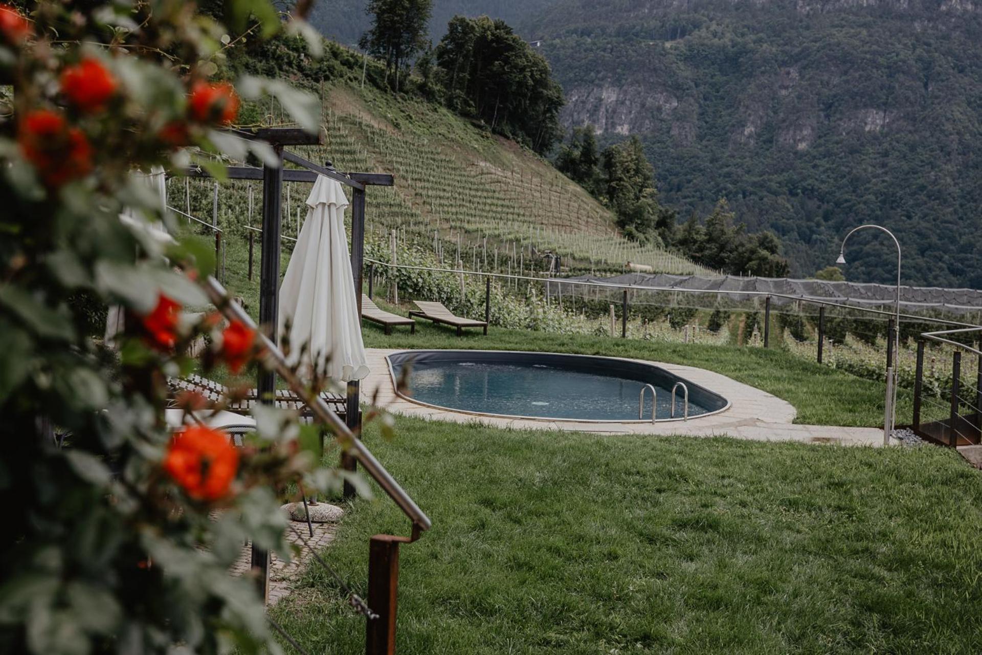 Engadiner Apartments & Wines Montagna Buitenkant foto