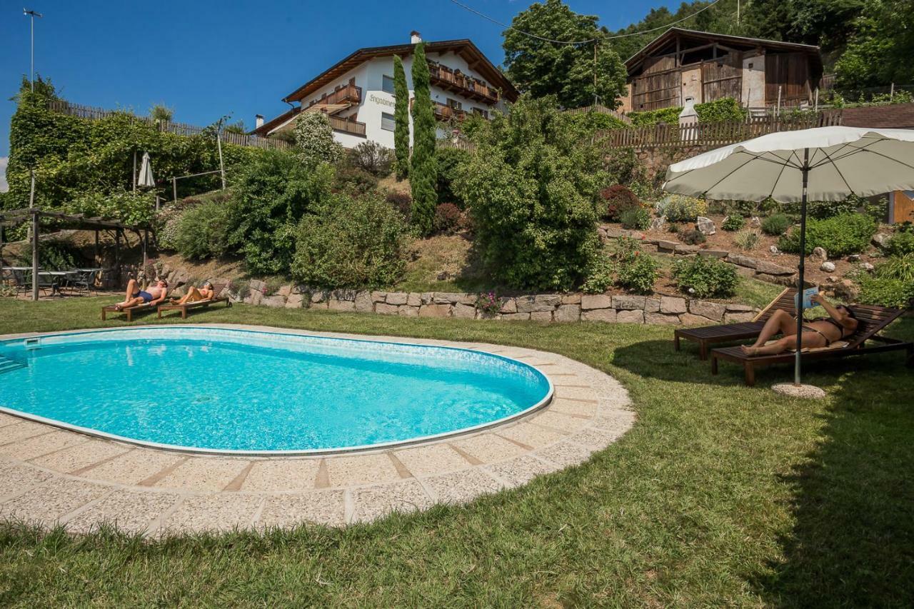 Engadiner Apartments & Wines Montagna Buitenkant foto