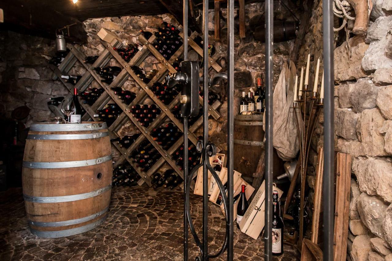 Engadiner Apartments & Wines Montagna Buitenkant foto